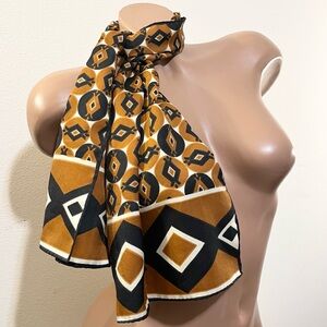 Geometric Patterned Scarf in Black and Brown